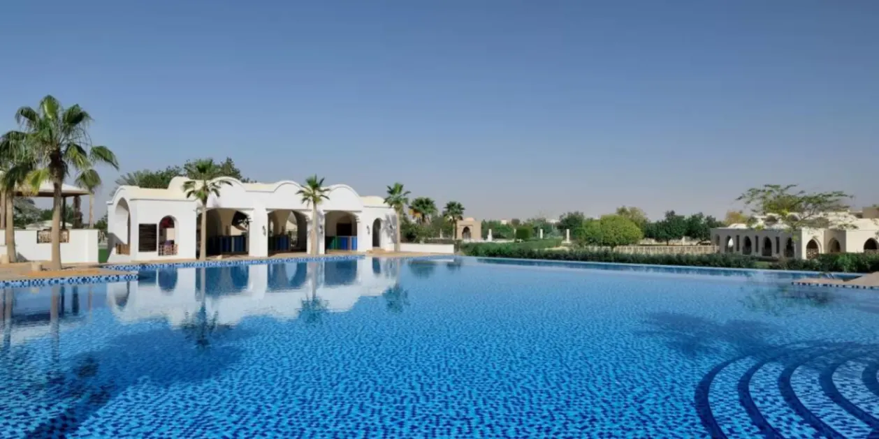 Pool at Durrat Al Riyadh wellness resort in Saudi Arabia